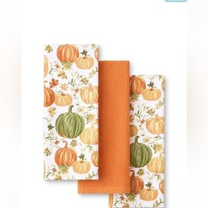 Martha Stewart
Autumn Harvest Pumpkins Kitchen Towel, Set of 3